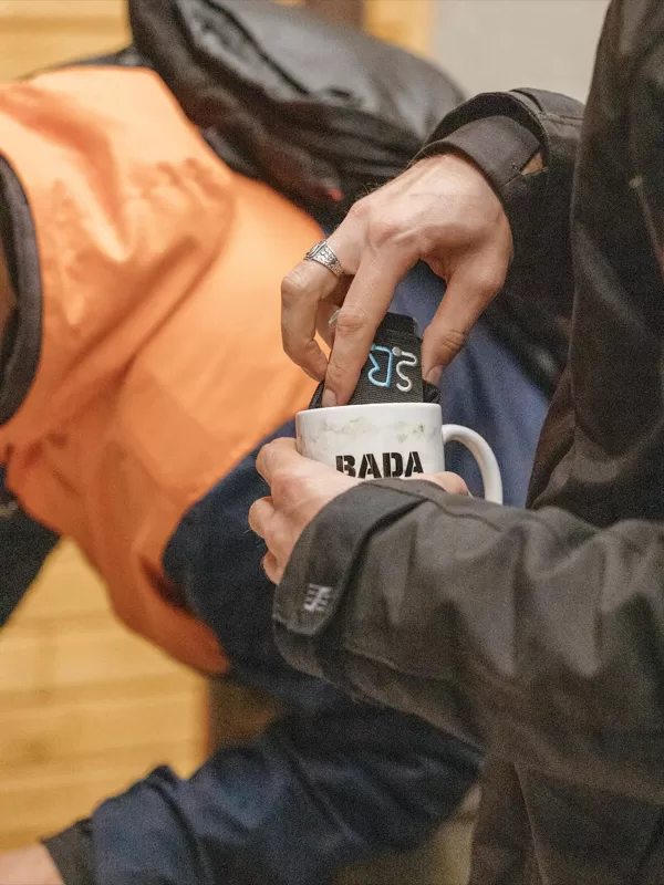 Bada Spēles 2025 sacensību sākums un suvenīri no FREIMart